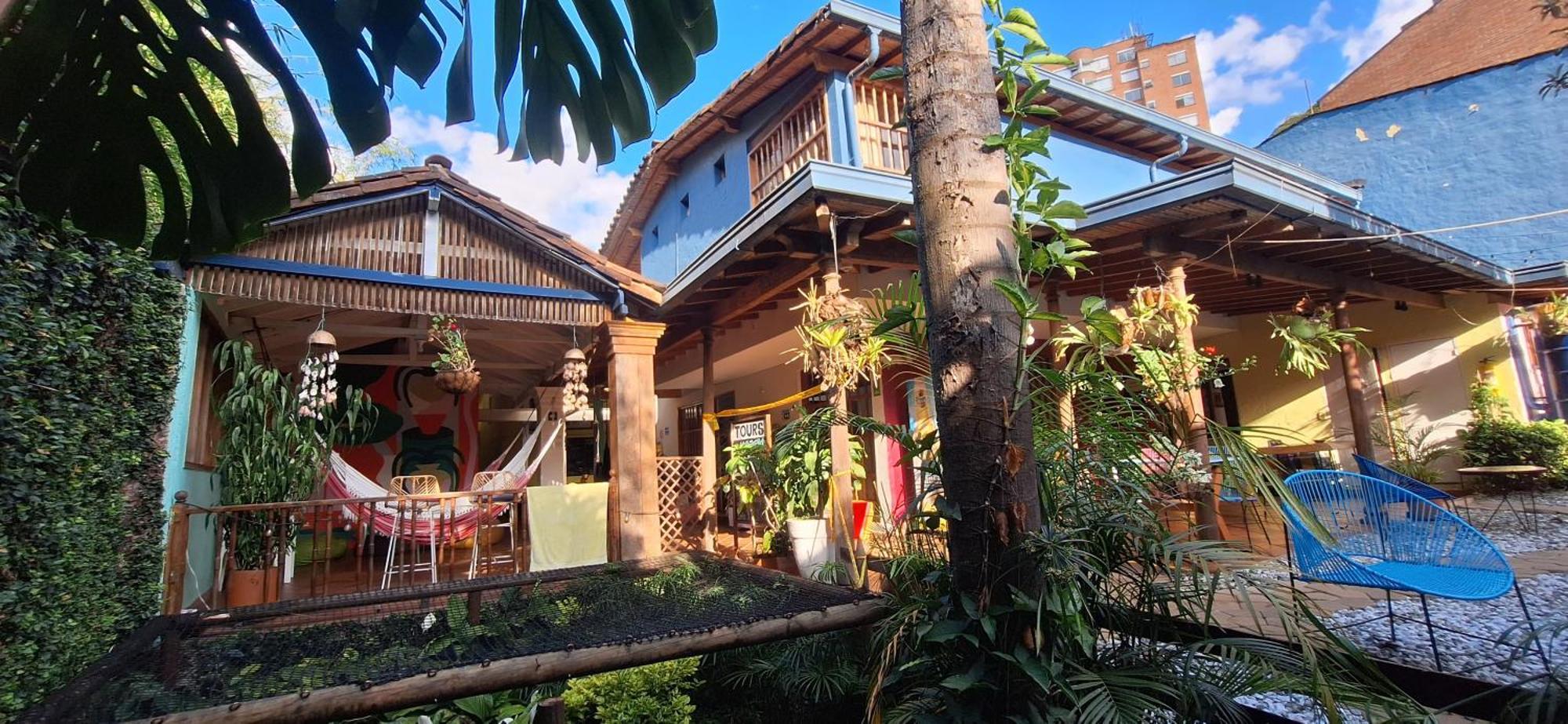 Yolo Hostel Medellín Dış mekan fotoğraf